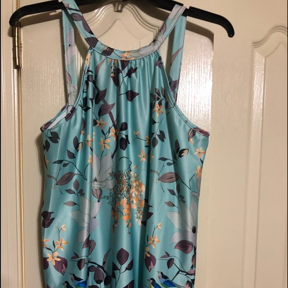 Silky floral stylish sleeveless top - Picture 1 of 4